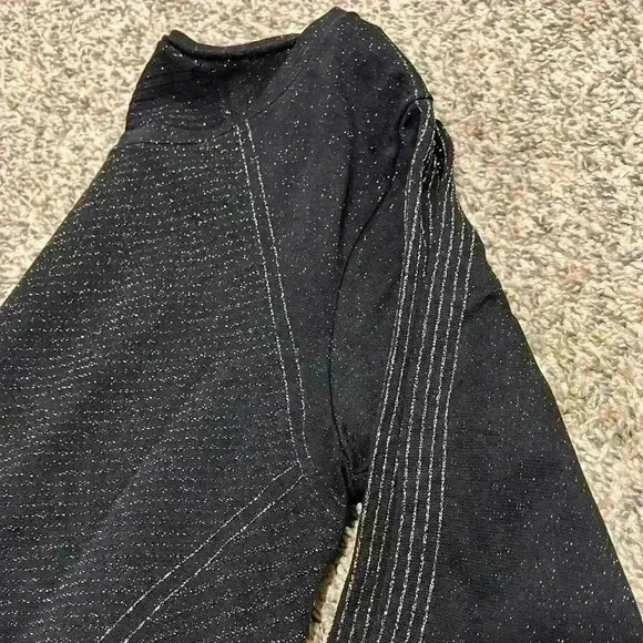 Athleta size L Black Silver Metallic Glitter Shine Top Thumbholes pre owned - Picture 1 of 8